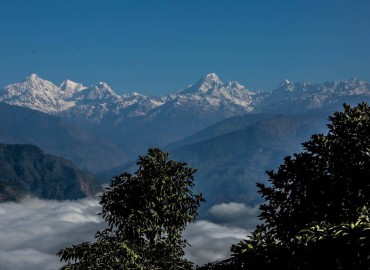 High hills, mountains wear deserted look for lack of snowfall
