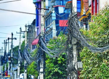 KMC starts removing unmanaged cables from Kathmandu streets