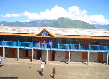 Polish national assists school in Myagdi