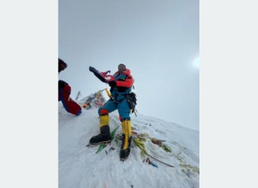 Kamirita Sherpa reaches Everest summit 30th time, breaking his previous record