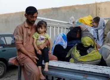 Over 300 Afghan refugee families return home