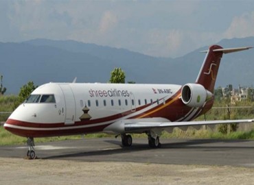 Plane returned from runway after smell of ‘nail polish’