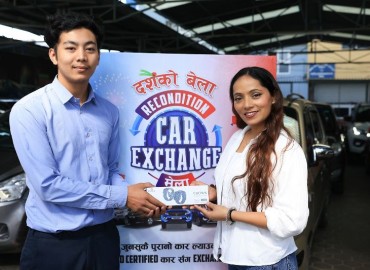 Sipradi Assured Gifts Smart Watches to Customers Purchasing Second-Hand Cars at the Exchange Fair