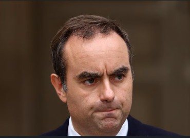 French Prime Minister Resigns Just 12 Hours After Announcing New Cabinet, Sparking Political Crisis