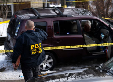 American Woman Fatally Shot by ICE Agent in Minneapolis; Mayor Demands Federal Withdrawal