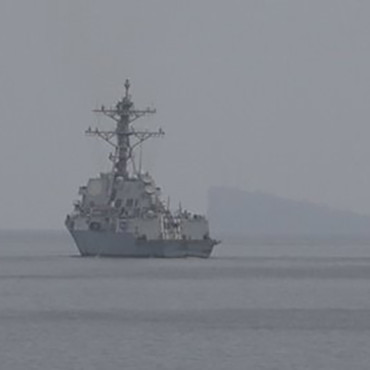 US Boosts Gulf Military Presence Amid New Sanctions